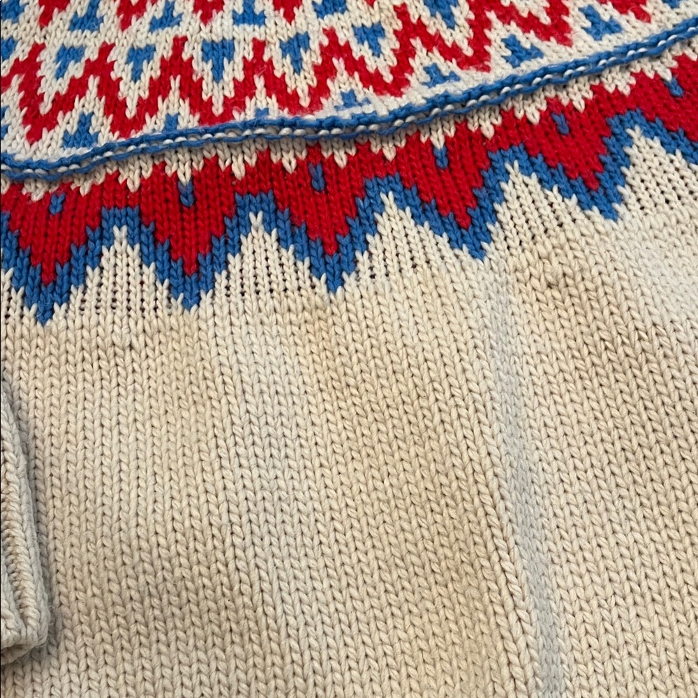 H&M Cream Sweater with Red and Blue Pattern - Picture 3 of 10